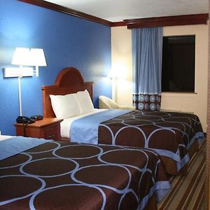 Queen Room Two Queen Beds Smoking